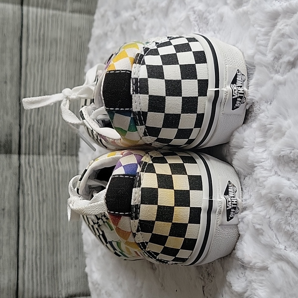 Vans Multicolor Sneakers, Unisex Size  6.0, Decent Condition - Picture 3 of 9